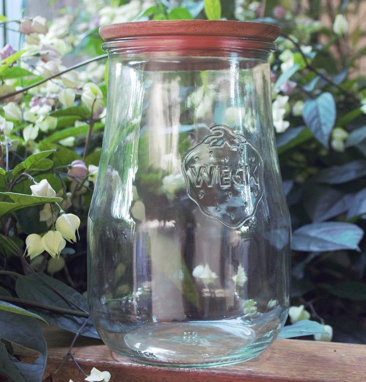 1750ml Tulip Jar with WOODEN LID